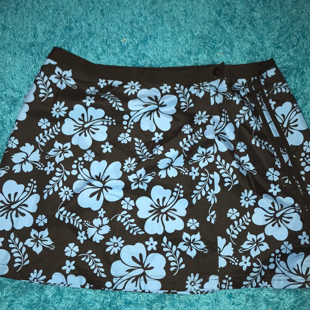 Women’s Hawaiian print swim skirt